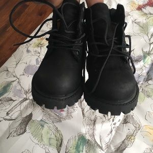 Kids black timberlands boots size 6c